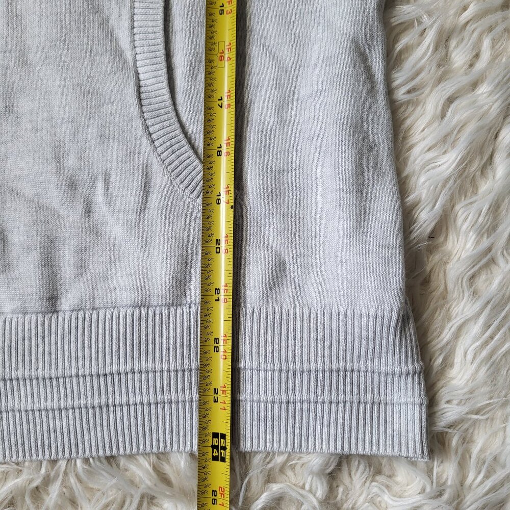 Athleta Evergreen Sweater Hoodie Size Medium Light Grey Heather - Picture 11 of 11